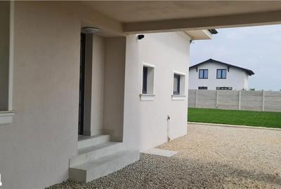 Casă cu 4 camere cu Teren 664 Mp în Zimandu Nou - 18