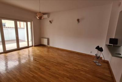 Vila deosebita Iancu Nicolae - British School - 3