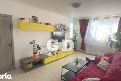 Apartament cu 3 camere decomandat în Ștrand