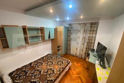 Apartament cu 3 camere decomandat, mobilat în Girocului