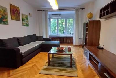 Piata Unirii FANTANI METROU ,bl.2000,et.1/8,Amenajat,mobilat utilat complet