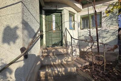 Casă cu Teren 900 Mp în Central