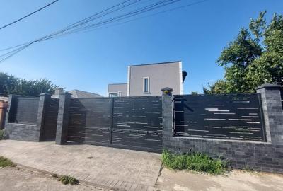 Casă individuală cu 6 camere cu Canalizare în Exterior Nord