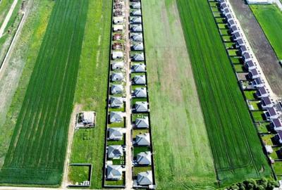 Teren în Săbăreni