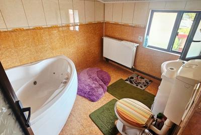 Casă spațioasă cu 9 camere în Strejnicu – pentru locuință, birouri - 35