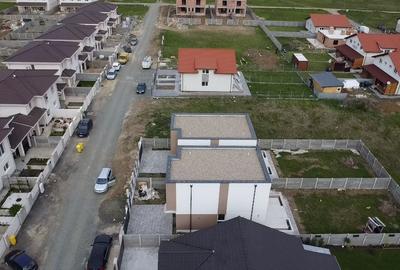 Duplex cu 5 camere cu Canalizare în Moșnița Nouă - 3