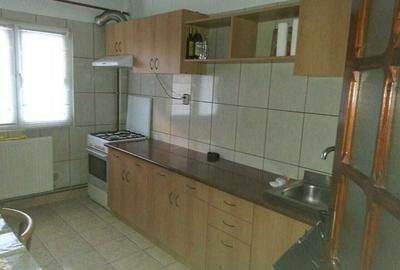 Apartament cu 4 camere decomandat în 1 Mai - 9