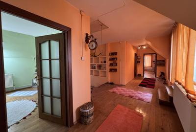 Casă individuală cu 8 camere cu Canalizare în Slătioara - 9