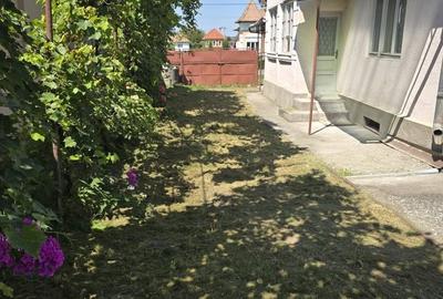 Casă cu 4 camere în Petelea - 2