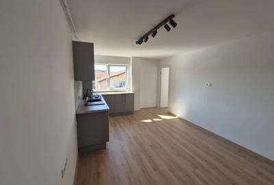 Apartament 3 camere , semidecomandat, 50 mp , zona Tineretului Apartament 3 camere , semidecomandat, 50 mp , zona Tineretului - 3