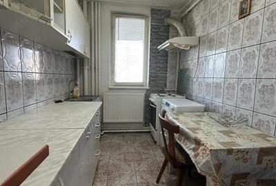 Apartament cu 2 camere decomandat în Onești - 3