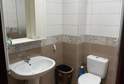 Garsonieră decomandată în Roșu