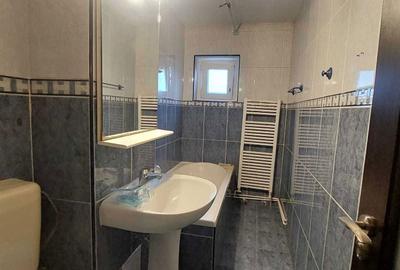 Apartament cu 3 camere decomandat în Drumul Carului