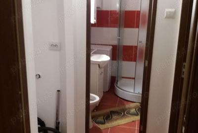 Inchiriez o camera la un apartament cu 3 camere. - 5