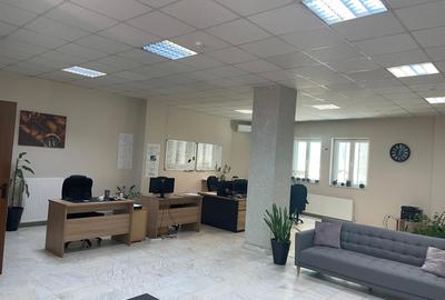 Spațiu comercial, de 167 mp, în Central - 7