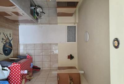 Apartament cu 2 camere decomandat în Tractorul - 3