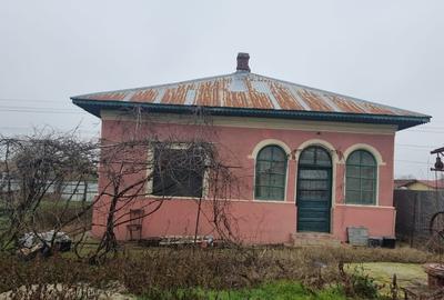 Casă cu 4 camere cu Teren 750 Mp în Central