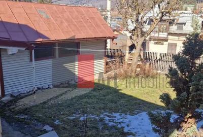 Casă cu 3 camere în Poiana Țapului - 16