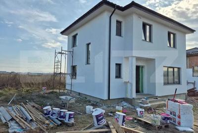Casă cu 4 camere cu Teren 317 Mp în Burdujeni