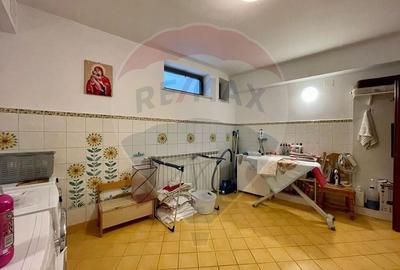Apartament cu 3 camere de vanzare in zona Schei - 18