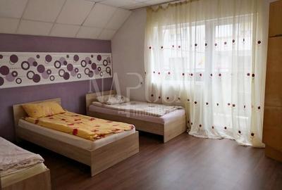 Casă individuală cu 8 camere cu Canalizare în Central - 2