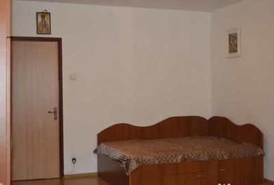 Garsonieră decomandată în Apărătorii Patriei - 2