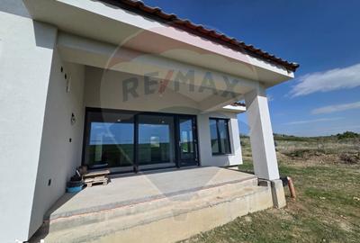 Casă cu 5 camere cu Teren 570 Mp în Sânmartin - 3