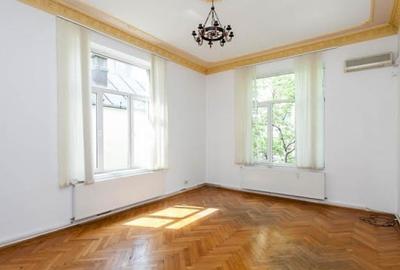 Casă cu 10 camere cu Canalizare în P-ța Romană - 4