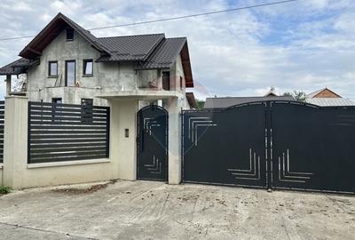 Casa / Vila cu 5 camere de vanzare - 2