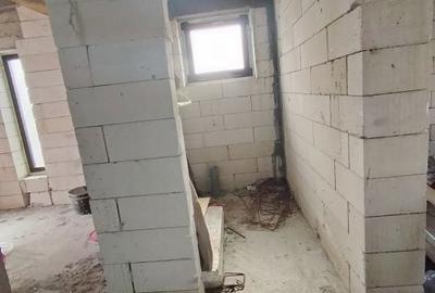 Casă cu 4 camere cu Teren 500 Mp în Cârcea - 1