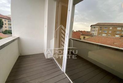 Apartament cu 4 camere decomandat, mobilat în Central - 8