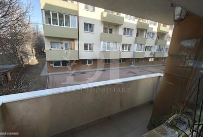 Apartament cu 3 camere semidecomandat, mobilat în Florești - 9