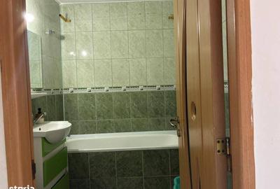 Apartament cu 2 camere decomandat în Rovine
