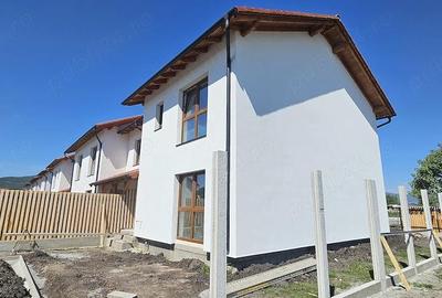 Casă cu Teren 240 Mp în Central