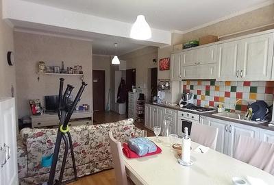 Apartament cu 3 camere decomandat, mobilat în Central - 4