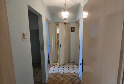 3 camere, St 74mp, parc, metrou Drumul Taberei, tramavi 41, strada 1 Mai, nr 30 - 28