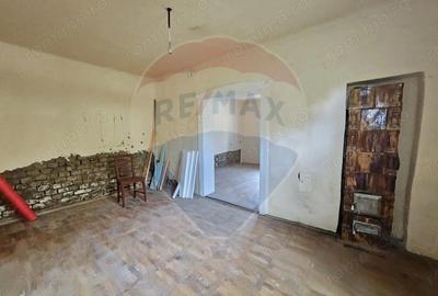 Casă cu 3 camere cu Teren 475 Mp în Central - 13