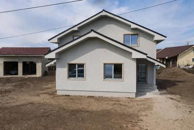 Casă cu 4 camere cu Teren 260 Mp în Bucovăț (Remetea Mare)