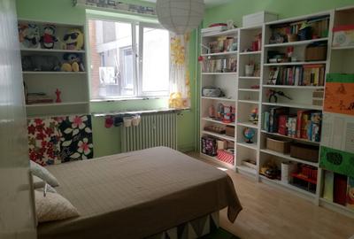 Apartament cu 2 camere decomandat în Tei