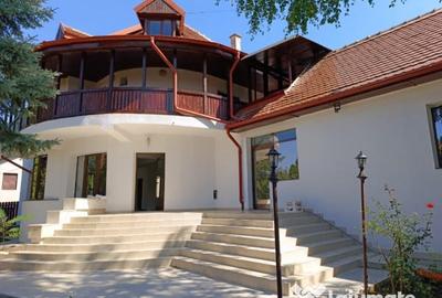 Casă cu 3 camere cu Teren 500 Mp în Central - 2