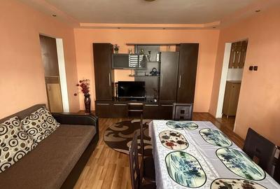 Apartament cu 2 camere semidecomandat în Micro 4 - 5