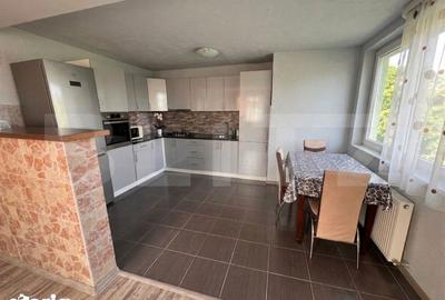 Apartament cu 3 camere decomandat în Dâmbul Rotund - 3
