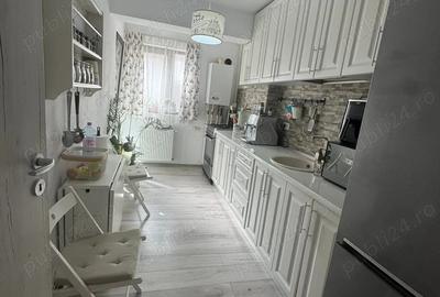 Proprietar propun spre vanzare apartament 3 camere - 7