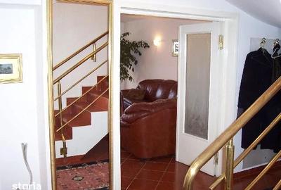 Apartament cu 3 camere în Centrul Civic