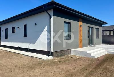 Casă individuală cu 4 camere cu Canalizare în Sânpetru - 2