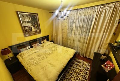 Apartament cu 3 camere decomandat în Rovine