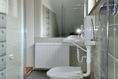 Casă individuală cu 7 camere cu Canalizare în Schei - 11