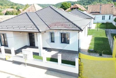 Casa noua de vanzare 2025