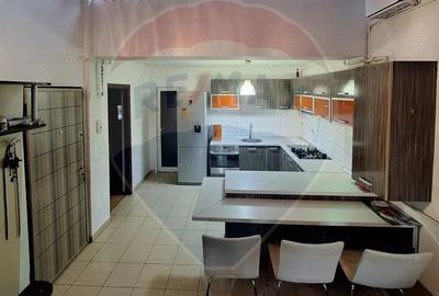 Apartament cu 3 camere de vanzare in Constanta -Km5