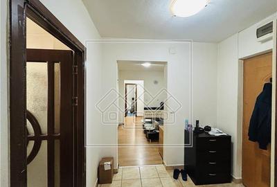 Apartament cu 3 camere decomandat în Aeroport - 16
